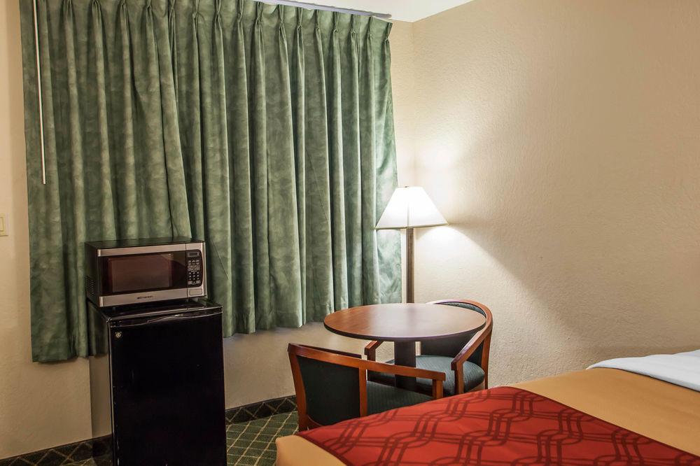 Economy & Hotel