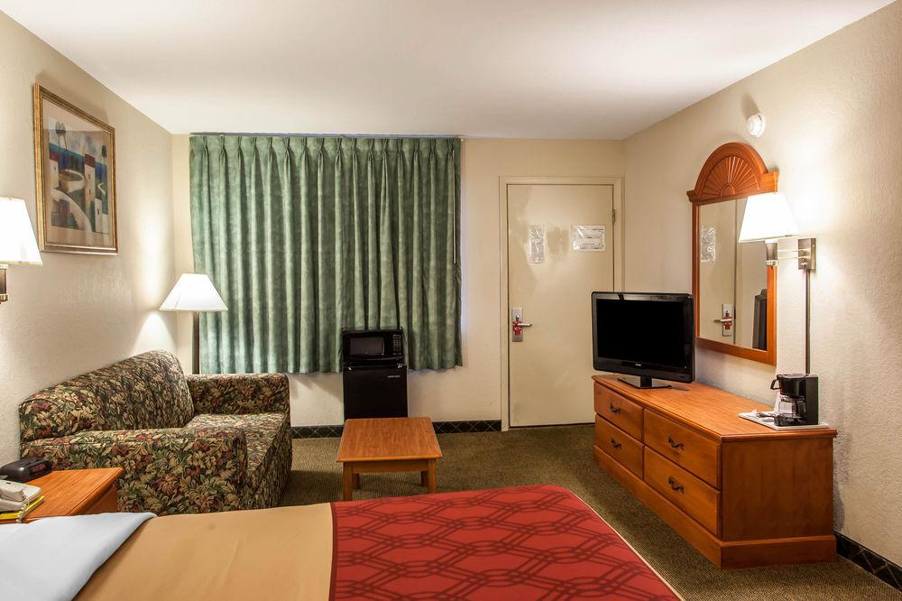 Economy & Hotel 2*