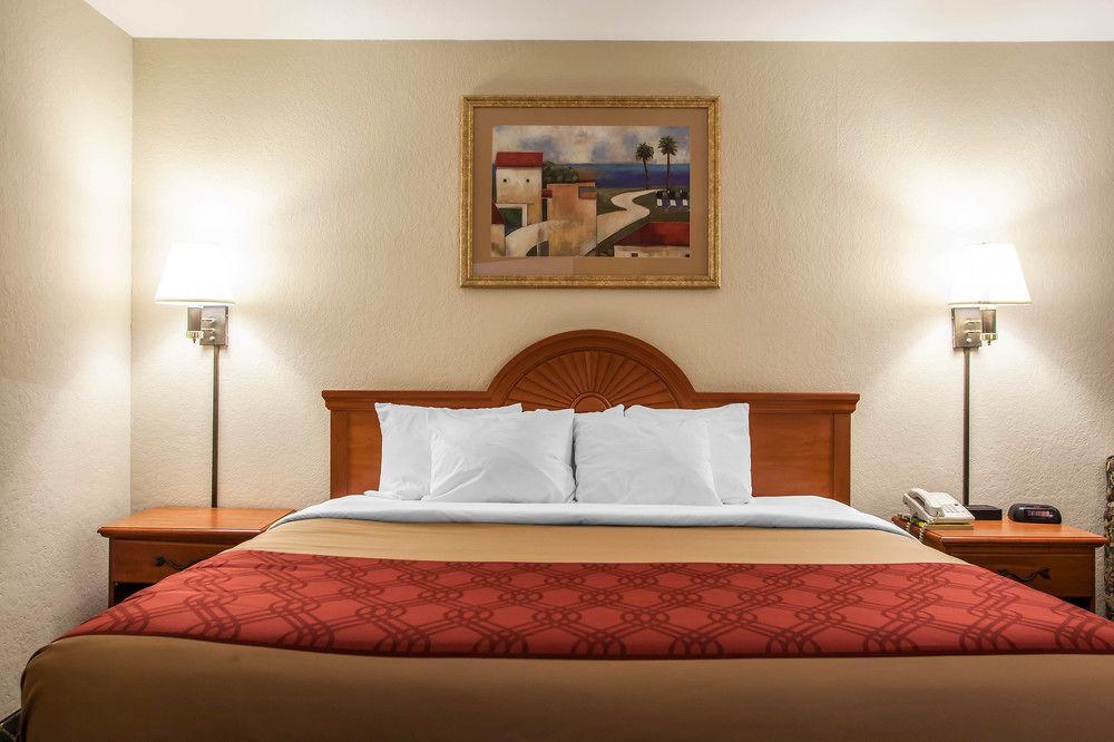 Hotel Economy & Hannibal