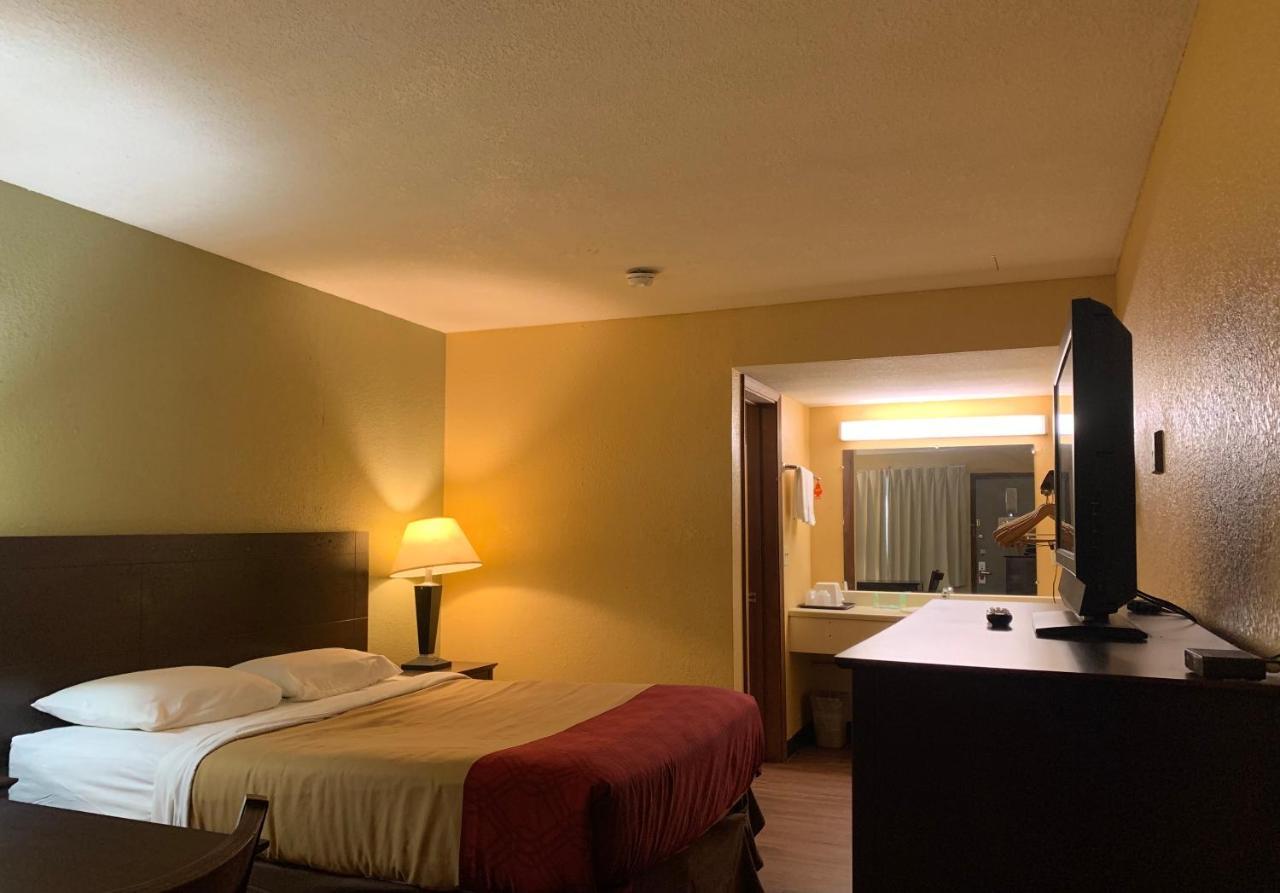 Economy & Hotel 2*